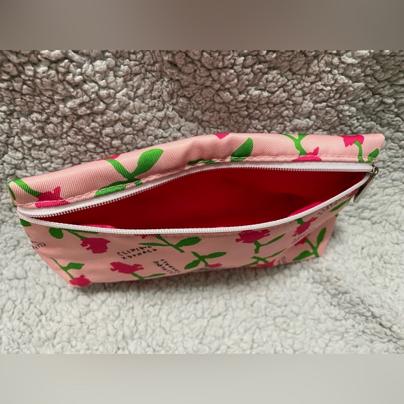 Cute floral makeup bag - Picture 3 of 5